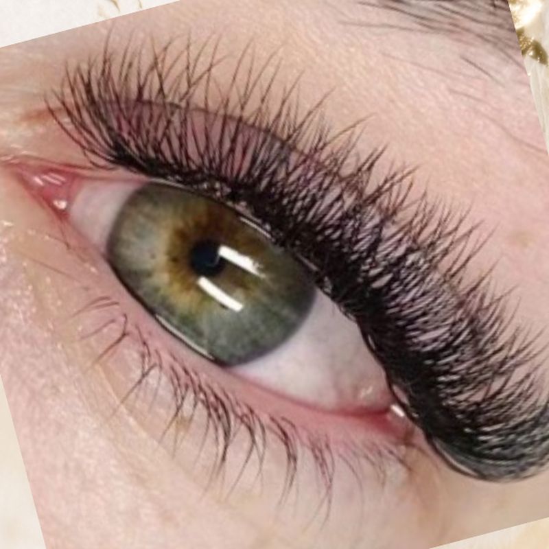 Volume lash extensions