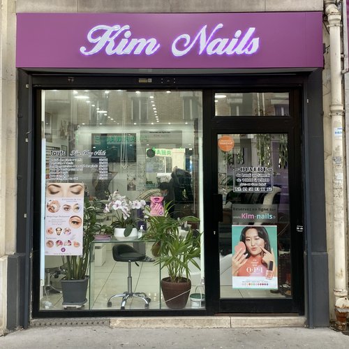 Kim Nails salon storefront Paris 16th