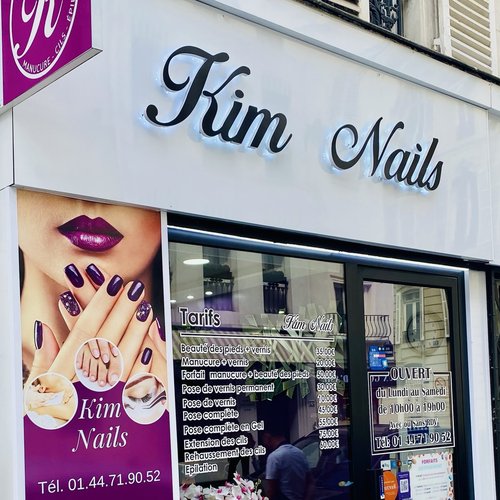 Kim Nails salon storefront Paris 8th